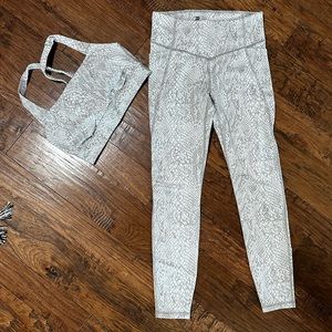 All in Motion Gym Workout Matching Sports Bra & Leggings Set - Tan Snakeprint
